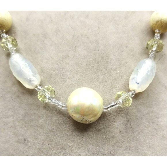 White, Cream, Clear Beads Different Sizes - Necklace Vintage 1960's - Picture 2 of 3